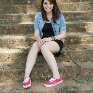 Look da Ka: Básico com toque de cor