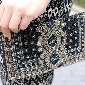 Look da Ka: jaqueta com spikes e macacão étnico