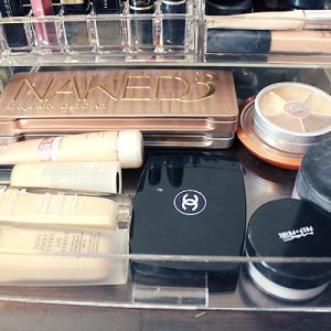 Caixas de acrílico: como eu arrumo minhas maquiagens