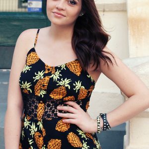 Look da Ka: macaquinho com estampa de abacaxi e glitter