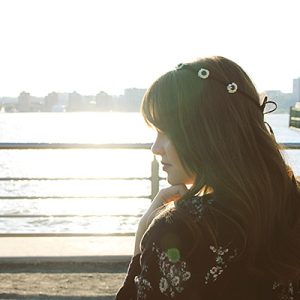 Look da Ka: Coroa de flores e quimono floral