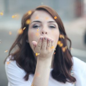 Look da Ka: Short de girassol e Flash Tattoo