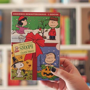 Maqui indica: box de DVDs Snoopy e Charlie Brown