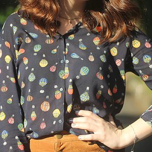 Look da Ka: Camisa com estampa de balões e sapatilha (dos sonhos) Chanel