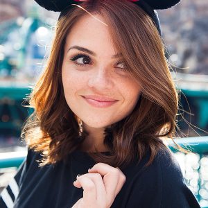 Look da Ka: vestido camiseta e orelhinhas da Minnie na DisneySea Tokyo