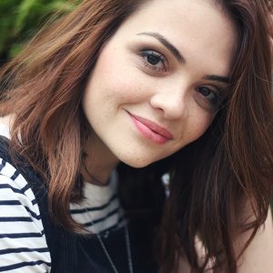 Look da Ka: vestido 60’s e Converse com salto