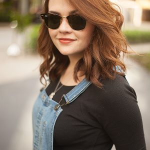 Look da Ka: macacão jeans e óculos de sol