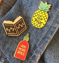 É tendência: você vai querer ter muitos botons e pins