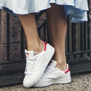 É tendência: como usar e onde comprar tênis branco